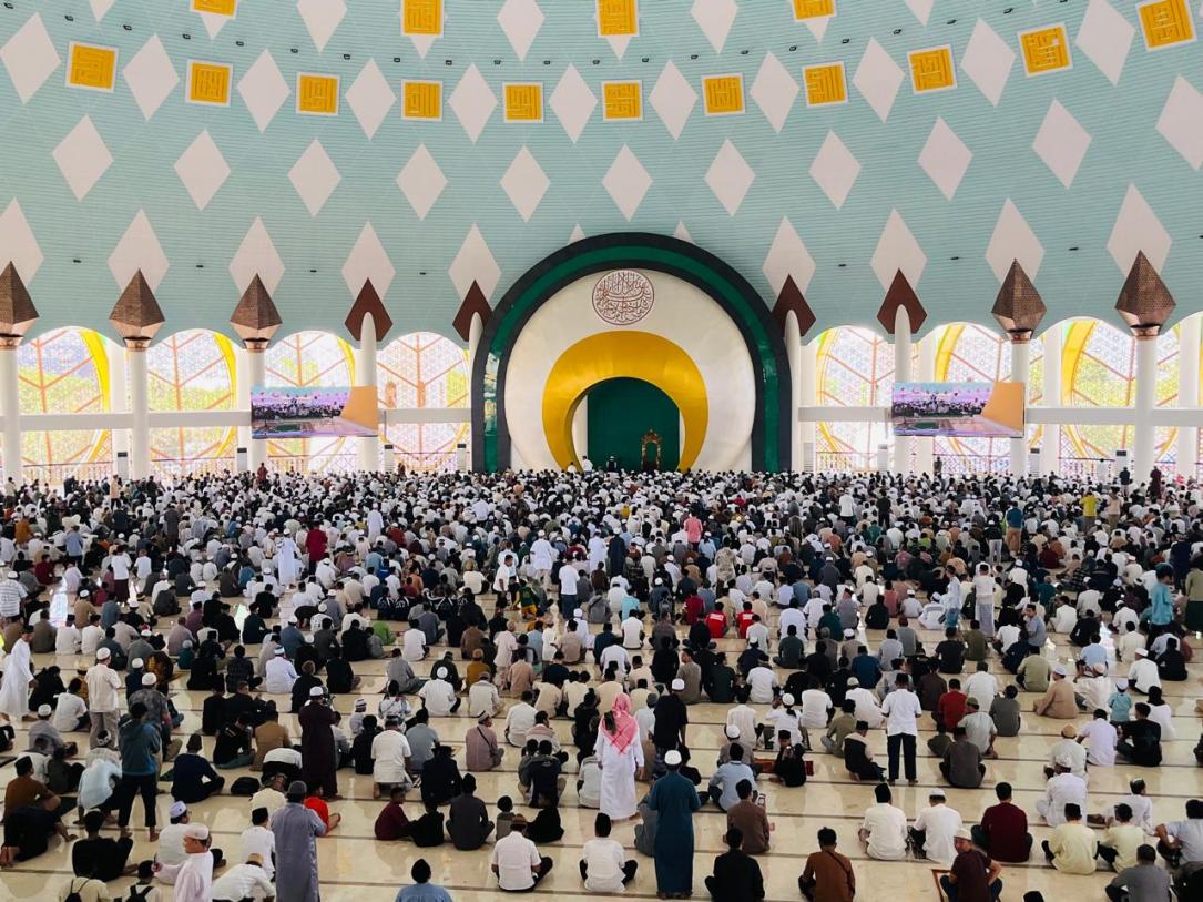 upload/berita/image/2698/Suasana Sholat Jum_at Perdana Di Mesjid Raya Baitul Khairat, Jum_at, 28 November 2025 _ Foto RRI Nurfaidah _.jpeg